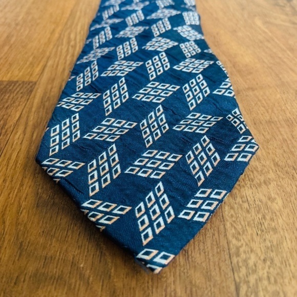 Salvatore Ferragamo Textured Blue Silk Tie - Picture 5 of 6